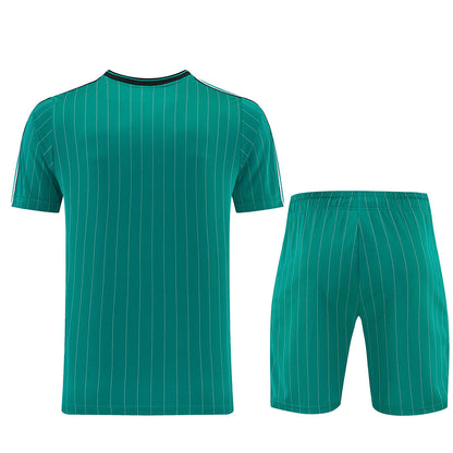 Kit Liverpool Icons Verde 25/26 Uomo | Kit da Calcio - CalcioVivo