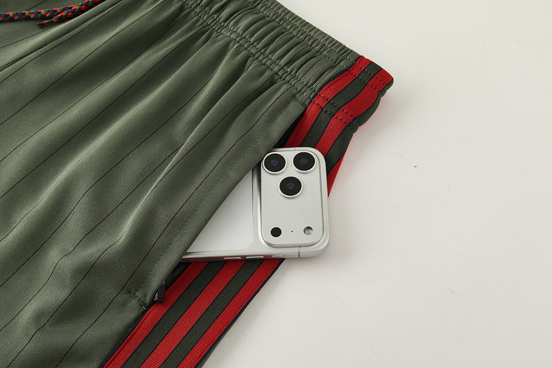 Kit Bayern Munich Icons Verde Scuro 25/26 Uomo | Kit da Calcio - CalcioVivo