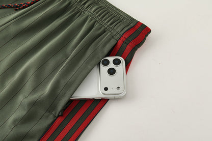 Kit Bayern Munich Icons Verde Scuro 25/26 Uomo | Kit da Calcio - CalcioVivo