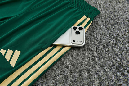 Tuta Real Madrid Verde Half-Zip 26/27 Uomo | Tuta da Calcio - CalcioVivo