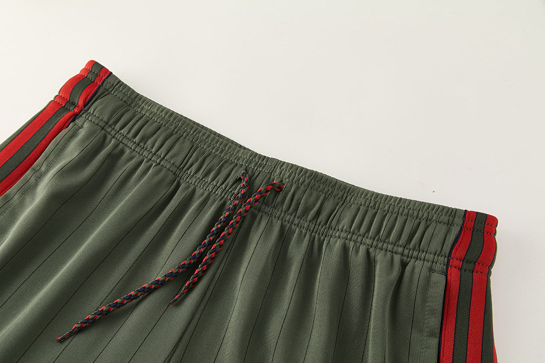 Kit Bayern Munich Icons Verde Scuro 25/26 Uomo | Kit da Calcio - CalcioVivo