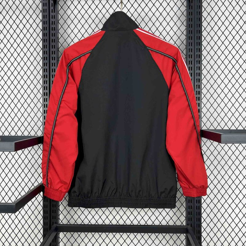 Manchester United Retro Windbreaker