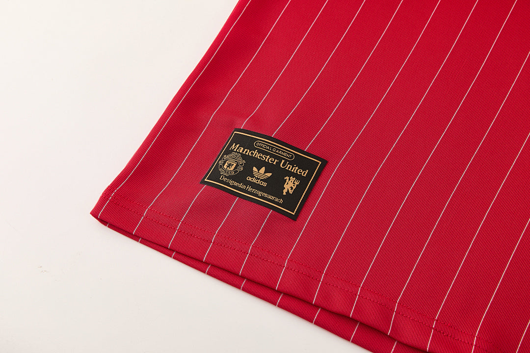 Completino Manica Corta Manchester United Icons 25/26 Uomo | Kit Allenamento - CalcioVivo