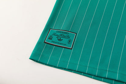 Kit Liverpool Icons Verde 25/26 Uomo | Kit da Calcio - CalcioVivo