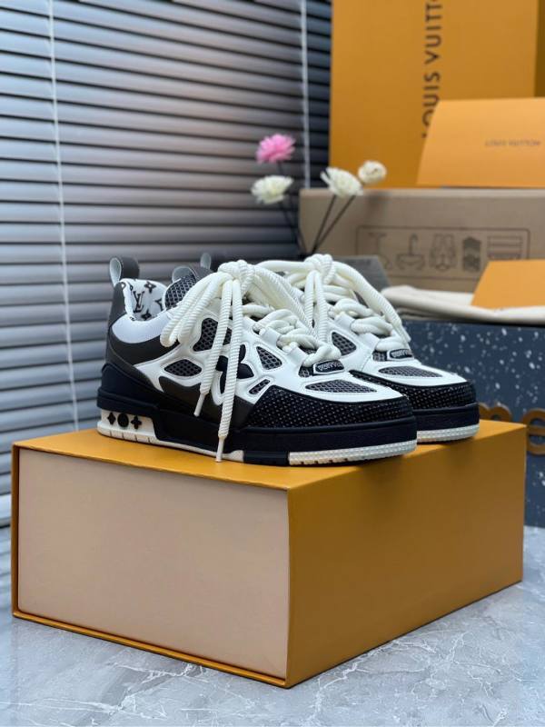 Louis Vuitton Skate Sneakers Black/White