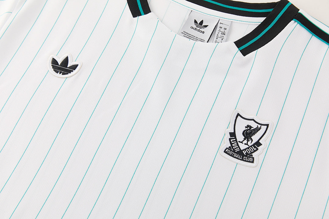 Kit Liverpool Icons Bianco 25/26 Uomo | Kit da Calcio - CalcioVivo