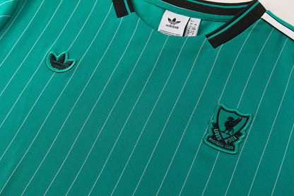 Kit Liverpool Icons Verde 25/26 Uomo | Kit da Calcio - CalcioVivo