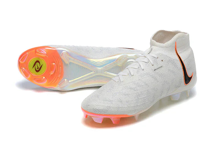 Nike Phantom Luna Elite FG Cleats