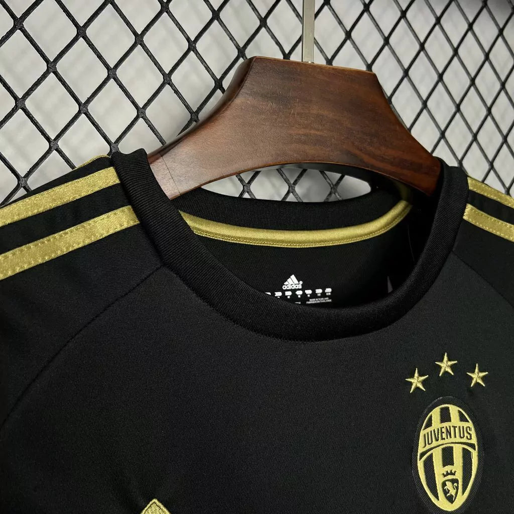Juventus Third Jersey 15/16 Retro