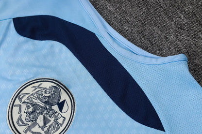 Completino Canottiera Ajax 26/27 Uomo Azzurro | Kit Allenamento - CalcioVivo