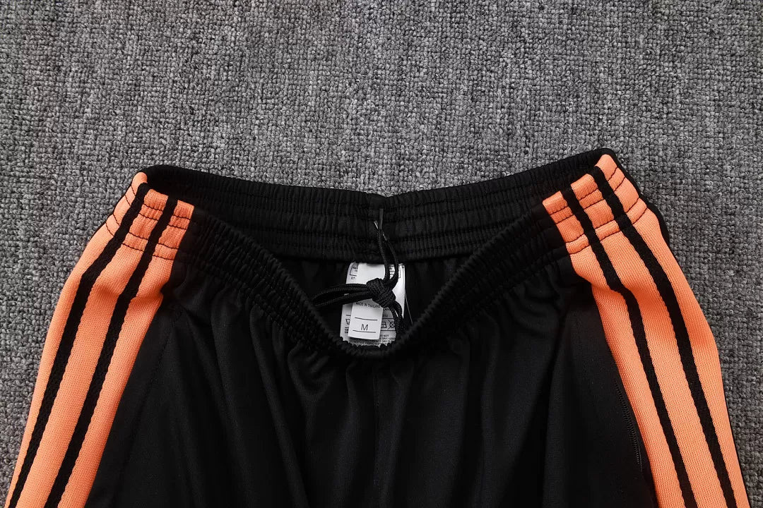 Completino Canottiera Arsenal 26/27 Uomo Nero con dettagli Arancione | Kit Allenamento - CalcioVivo