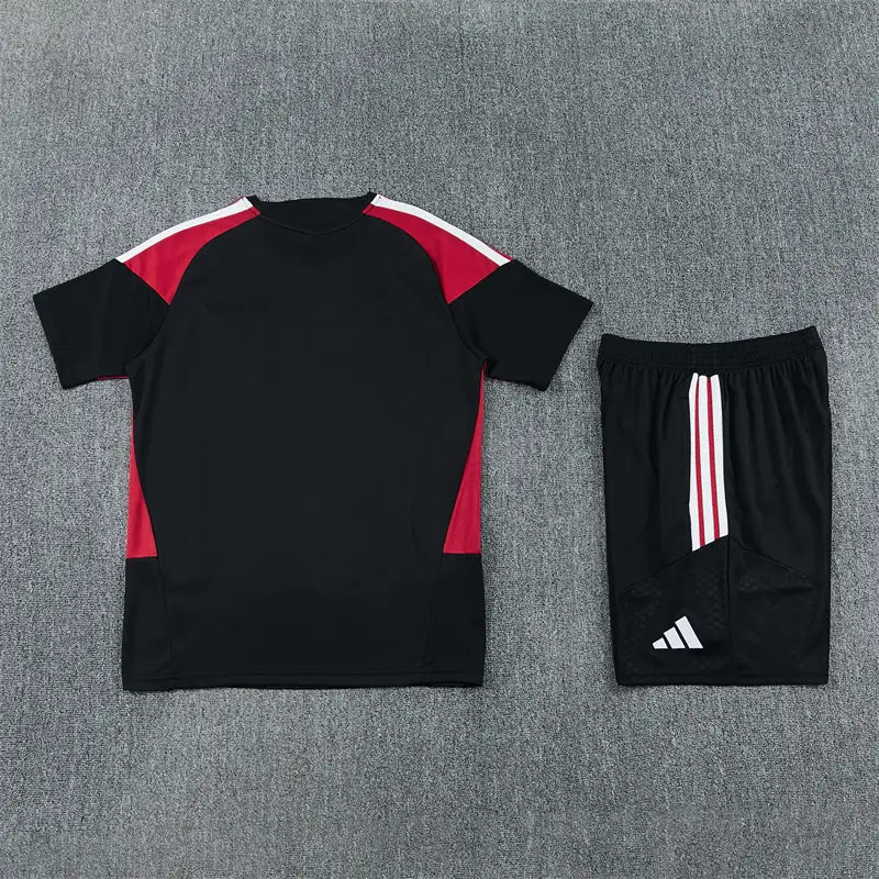 Completino Manica Corta Arsenal 26/27 Uomo Nero con inserti Fucsia | Kit Allenamento - CalcioVivo
