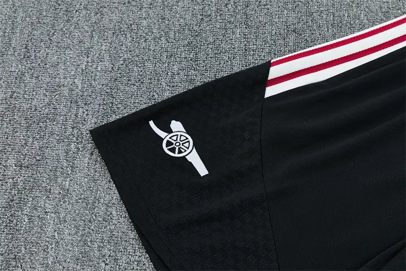 Completino Manica Corta Arsenal 26/27 Uomo Nero con inserti Fucsia | Kit Allenamento - CalcioVivo