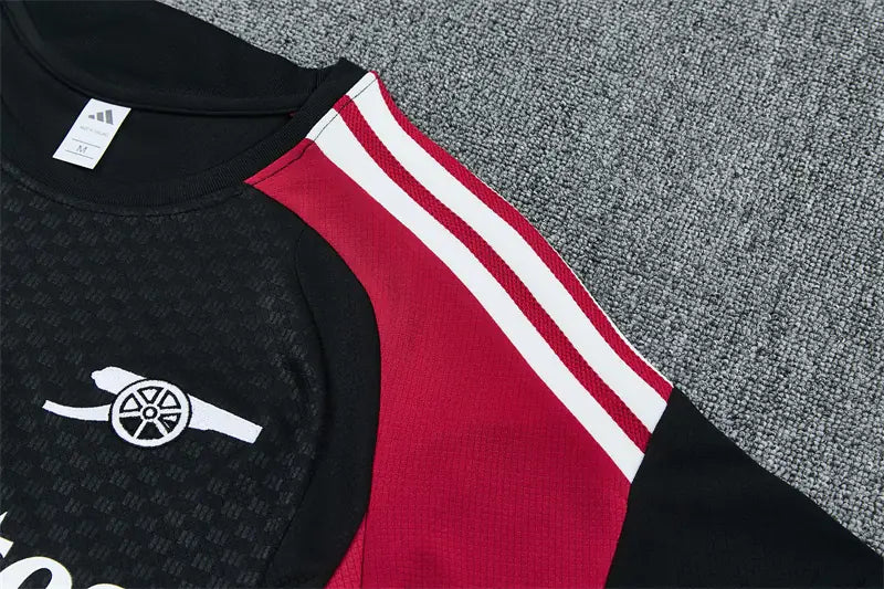 Completino Manica Corta Arsenal 26/27 Uomo Nero con inserti Fucsia | Kit Allenamento - CalcioVivo