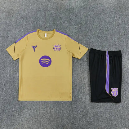 Completino Manica Corta Barcelona 26/27 Uomo Oro | Kit Allenamento - CalcioVivo