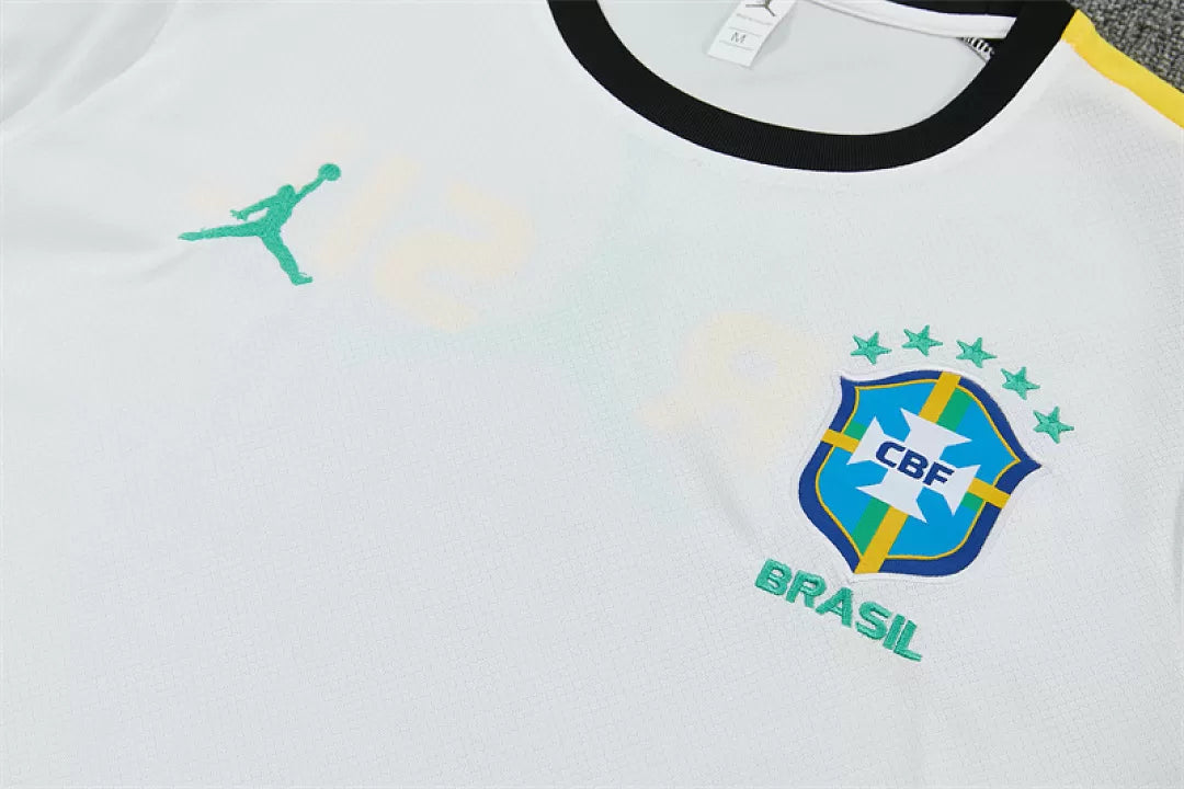 Completino Manica Corta Brasile 2026 Uomo Bianco | Kit Allenamento