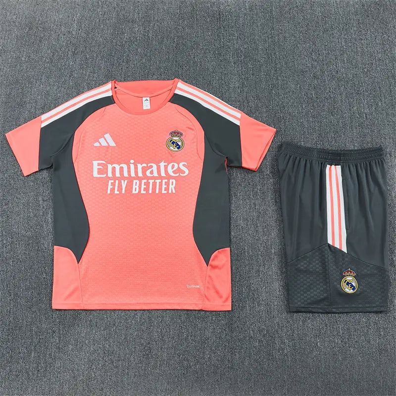 Completino Manica Corta Real Madrid 26/27 Uomo Arancione Corallo | Kit Allenamento - CalcioVivo
