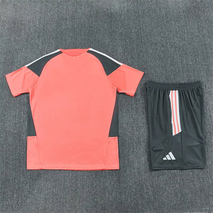 Completino Manica Corta Real Madrid 26/27 Uomo Arancione Corallo | Kit Allenamento - CalcioVivo