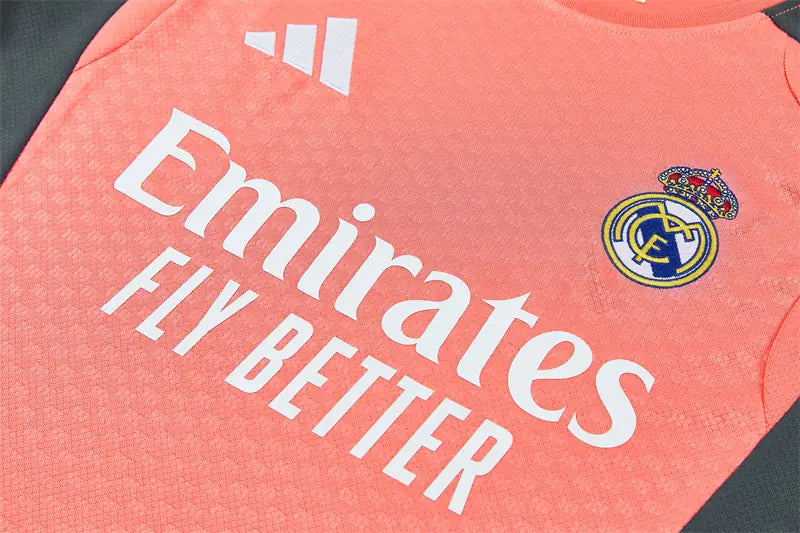 Completino Manica Corta Real Madrid 26/27 Uomo Arancione Corallo | Kit Allenamento - CalcioVivo