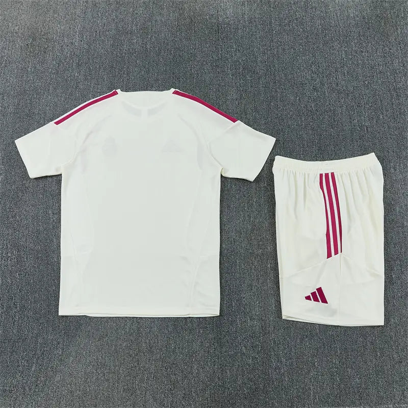 Completino Manica Corta Real Madrid 26/27 Uomo Bianco | Kit Allenamento - CalcioVivo