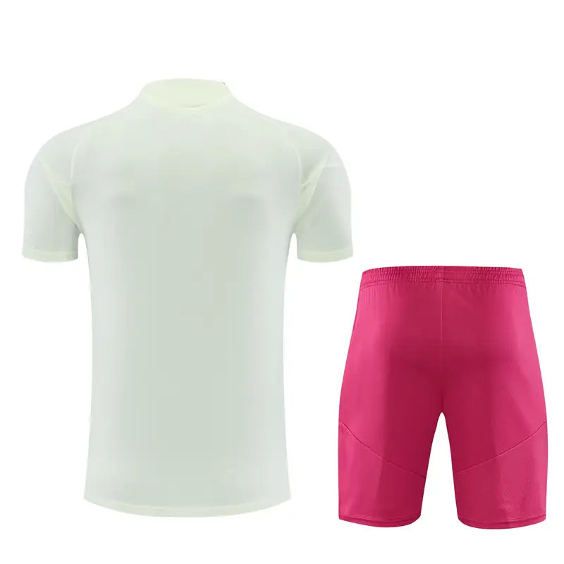 Completino Manica Corta Real Madrid 26/27 Uomo Bianco e Fucsia | Kit Allenamento - CalcioVivo