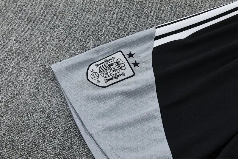 Completino Manica Corta Spagna 26/27 Uomo Nero | Kit Allenamento - CalcioVivo