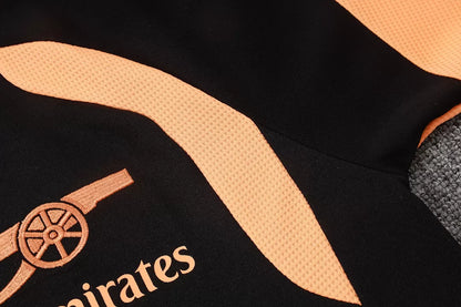 Completino Polo Arsenal 26/27 Uomo Nero/Arancione | Kit Allenamento - CalcioVivo