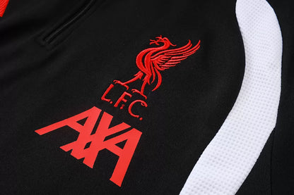 Completino Polo Liverpool 26/27 Uomo Nero | Kit Allenamento - CalcioVivo