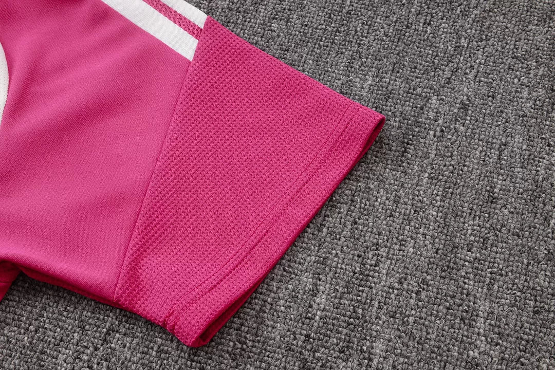 Completino Polo Real Madrid 26/27 Uomo Fucsia | Kit Allenamento - CalcioVivo