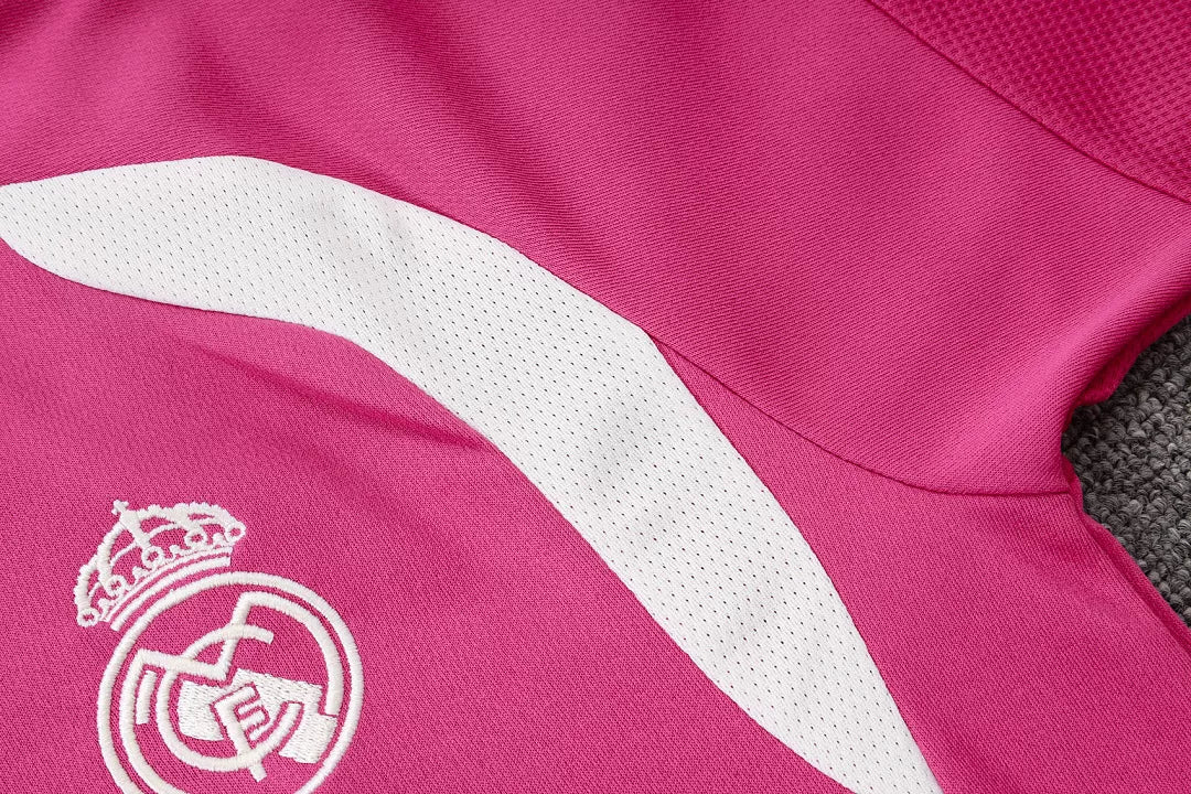 Completino Polo Real Madrid 26/27 Uomo Fucsia | Kit Allenamento - CalcioVivo