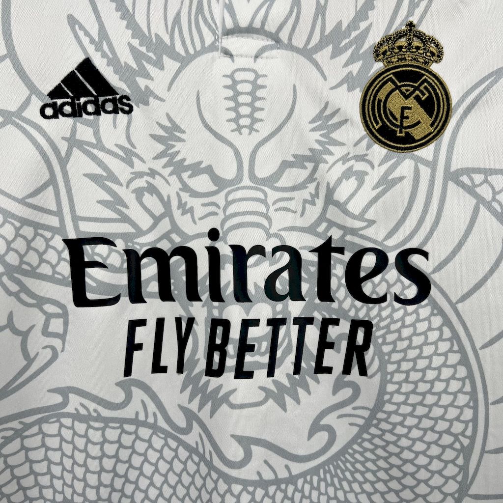Real Madrid 2022-23 Dragon Kids Kit