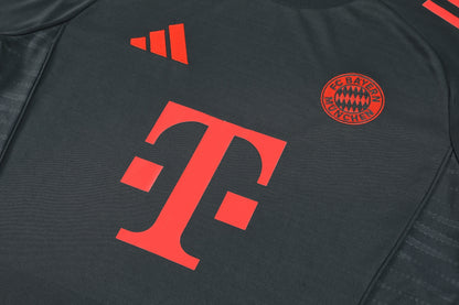 Kit Shirt + Shorts Bayern Munich 25/26