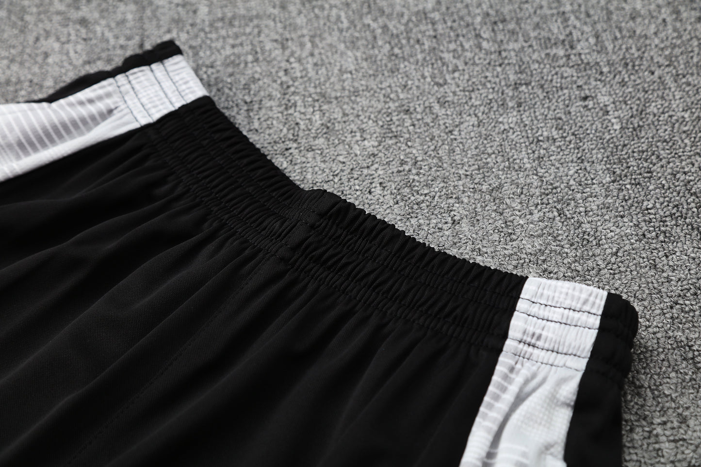 Kit Shirt + Shorts Real Madrid Black/Pink Training 25/26