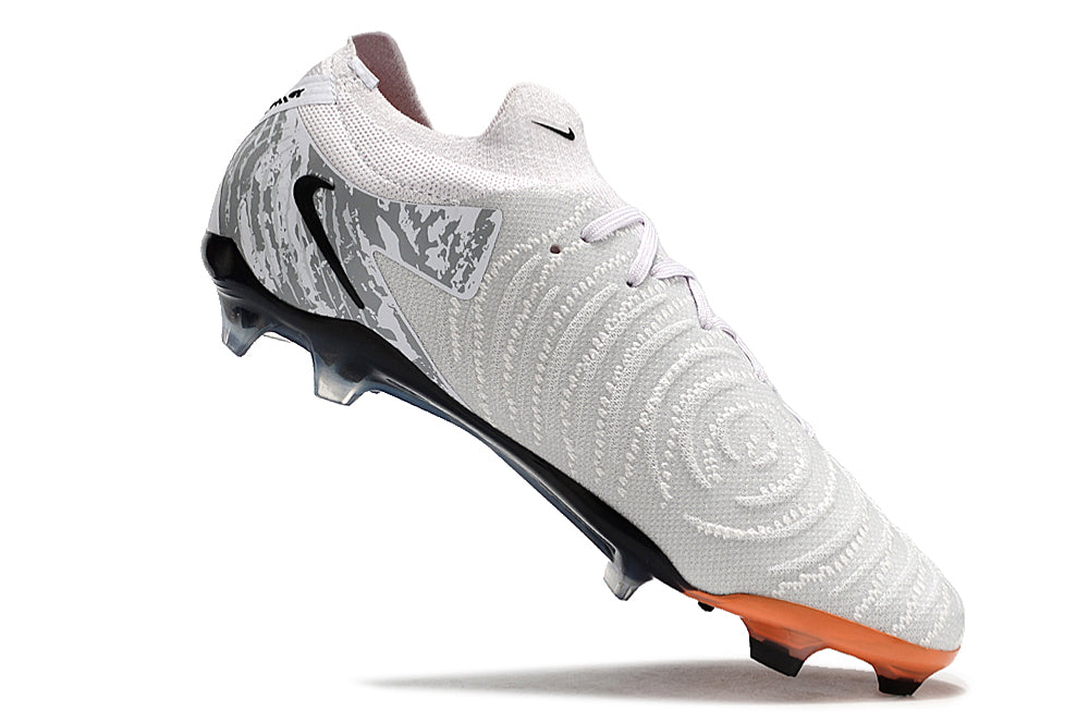 Nike Phantom GX II FG Cleats