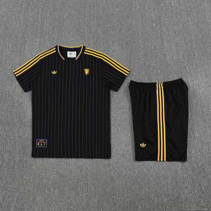 Kit Shirt + Shorts Manchester United Black/Gold 25/26