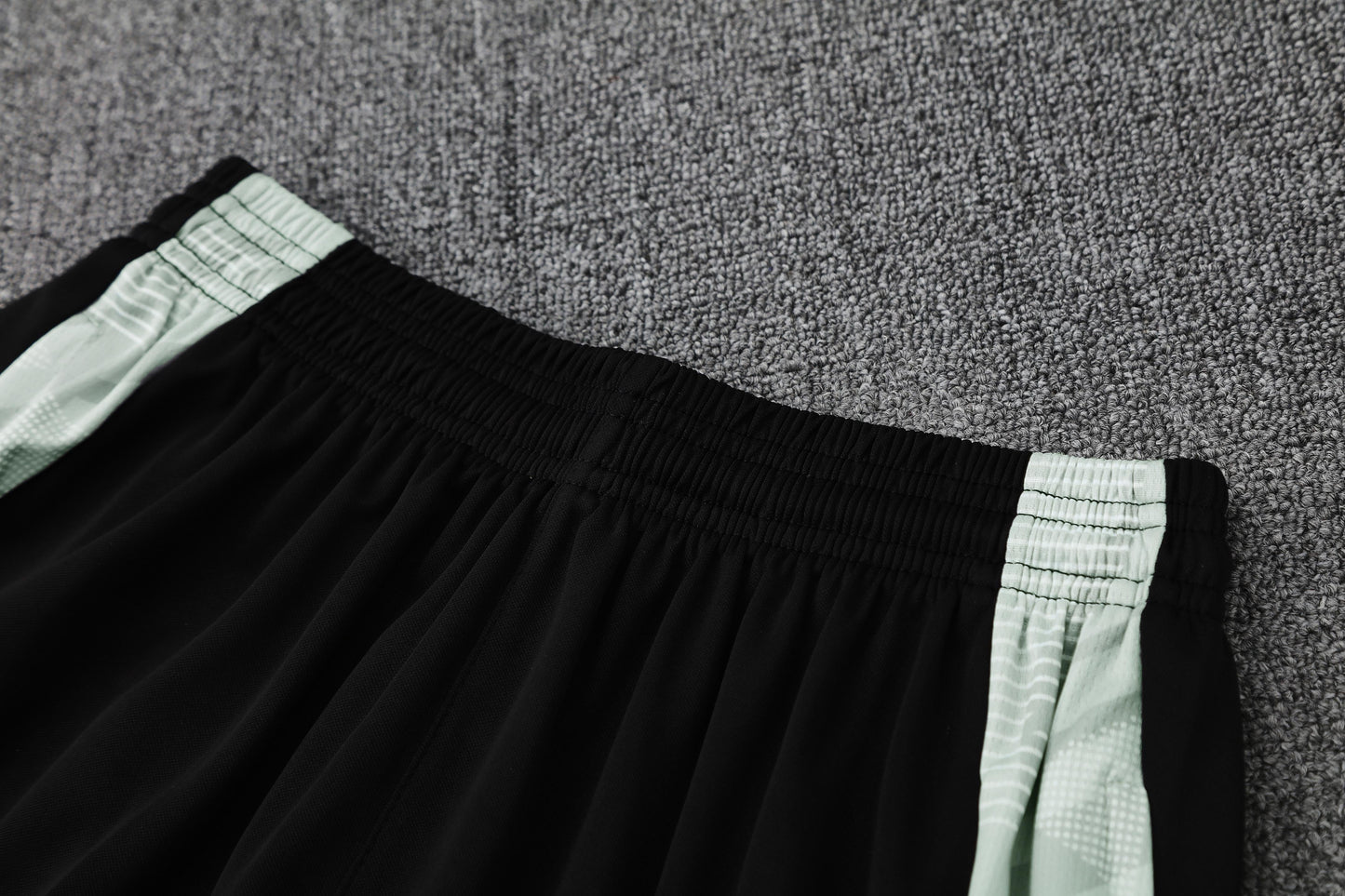 Kit Shirt + Shorts Real Madrid White/Black Training 25/26