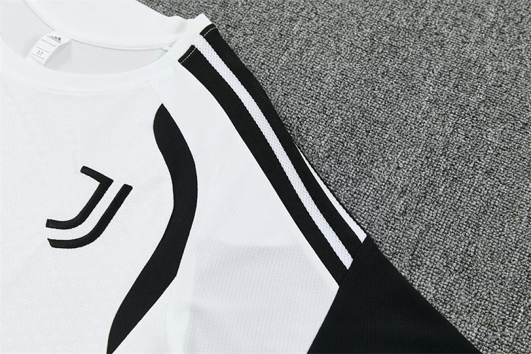 Completino Manica Corta Juventus 26/27 Uomo Bianco | Kit Allenamento - CalcioVivo