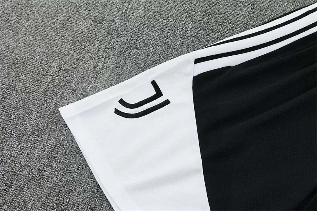 Completino Manica Corta Juventus 26/27 Uomo Bianco | Kit Allenamento - CalcioVivo