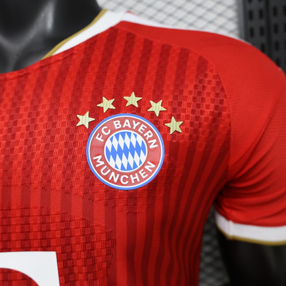 Maglia Bayern Munich Home 26/27 Player Uomo Rosso | Maglia da Calcio - CalcioVivo