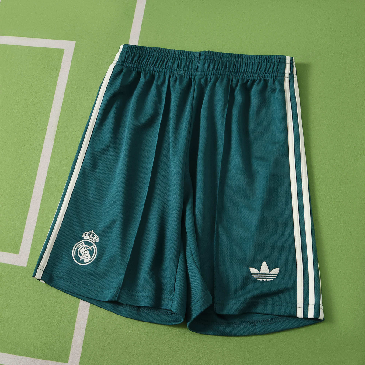 Pantaloncini Real Madrid Away 26/27 Uomo | Pantaloncini da Calcio - CalcioVivo
