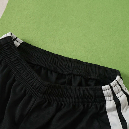 Kit Bambino Liverpool Third 26/27 Nero e Bordeaux | Kit da Calcio - CalcioVivo