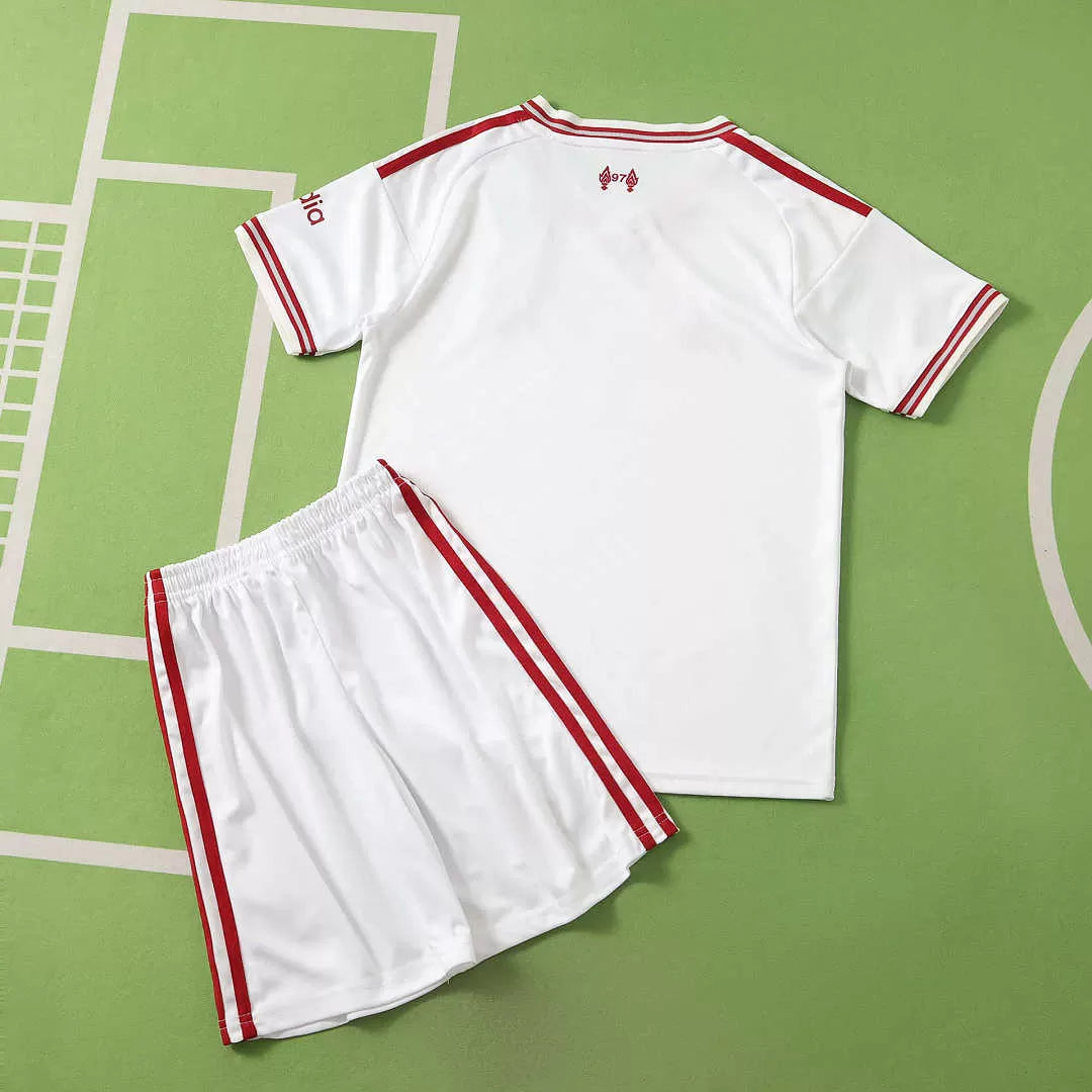 Kit Bambino Liverpool Away 26/27 Bianco | Kit da Calcio - CalcioVivo