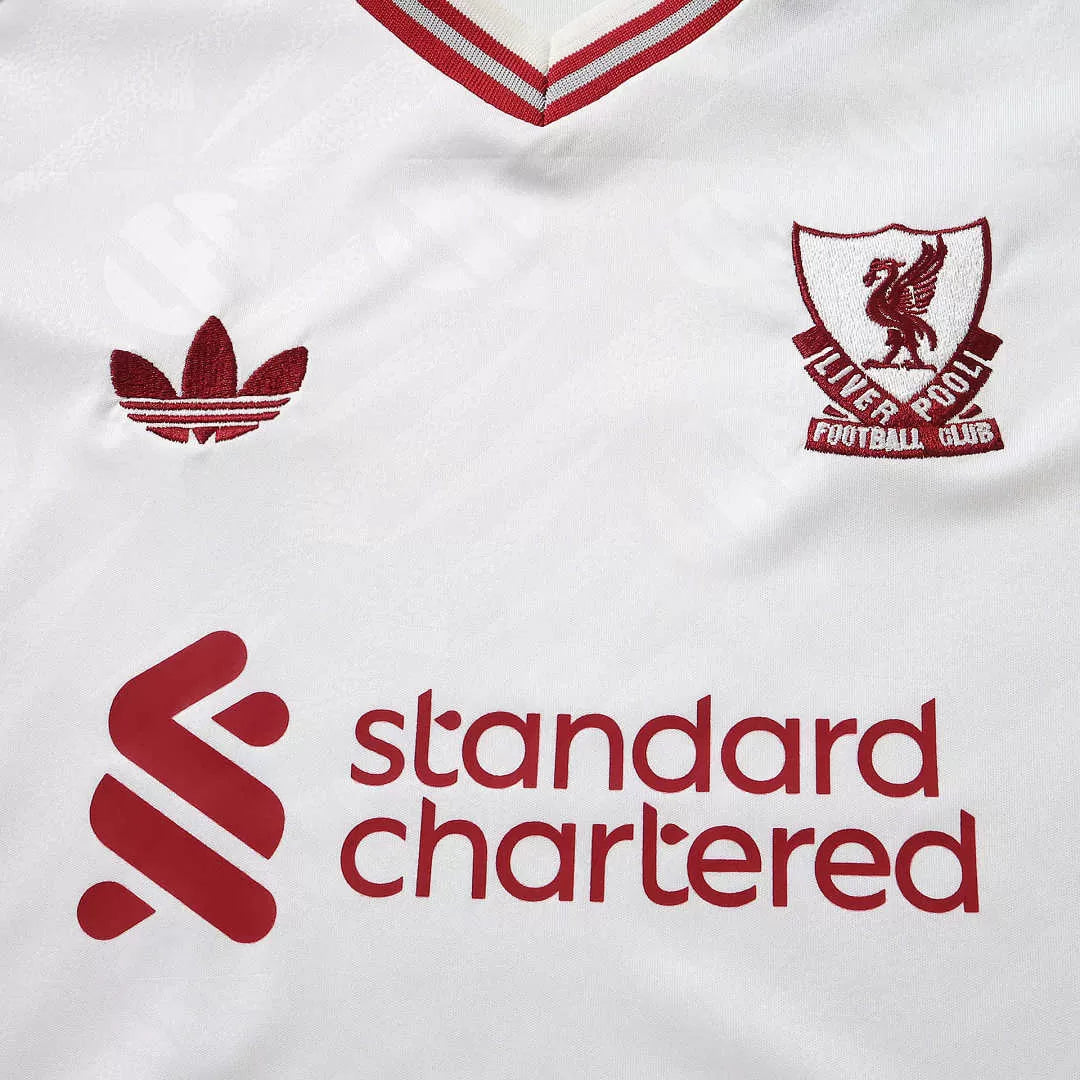 Kit Bambino Liverpool Away 26/27 Bianco | Kit da Calcio - CalcioVivo