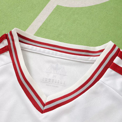 Kit Bambino Liverpool Away 26/27 Bianco | Kit da Calcio - CalcioVivo