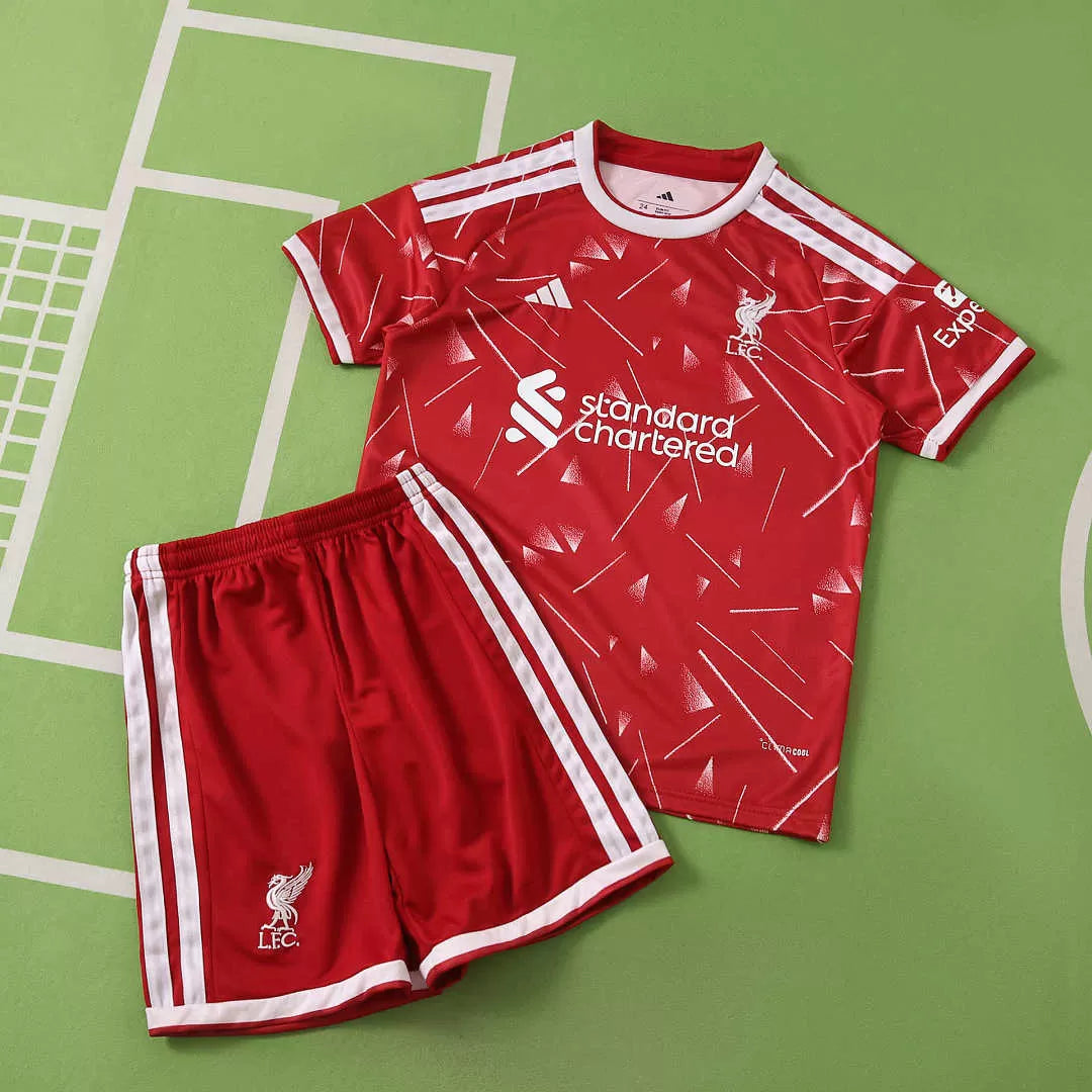 Kit Bambino Liverpool Home 26/27 Rosso | Kit da Calcio