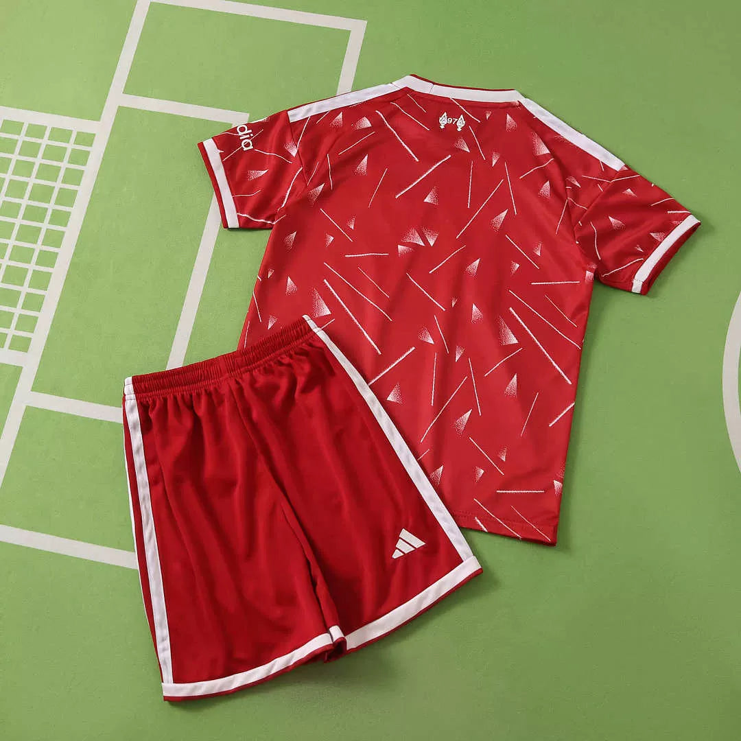 Kit Bambino Liverpool Home 26/27 Rosso | Kit da Calcio
