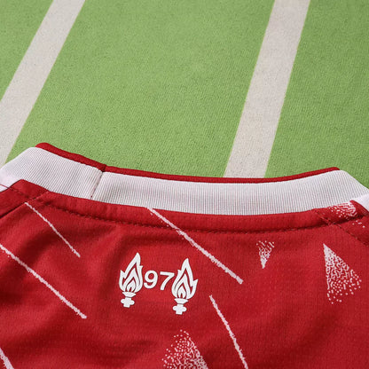Kit Bambino Liverpool Home 26/27 Rosso | Kit da Calcio