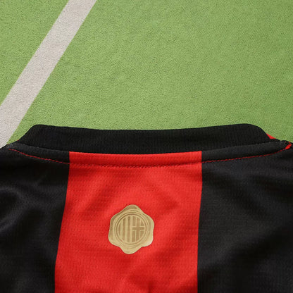 Kit Bambino Milan Home 26/27 Rosso e Nero | Kit da Calcio - CalcioVivo