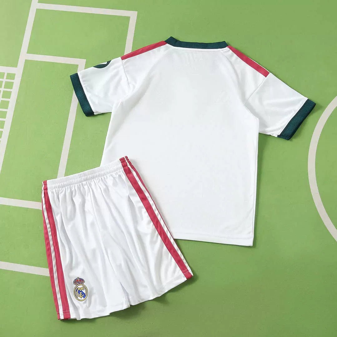 Kit Bambino Real Madrid Home 26/27 Bianco | Kit da Calcio - CalcioVivo