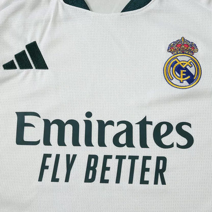Kit Bambino Real Madrid Home 26/27 Bianco | Kit da Calcio - CalcioVivo